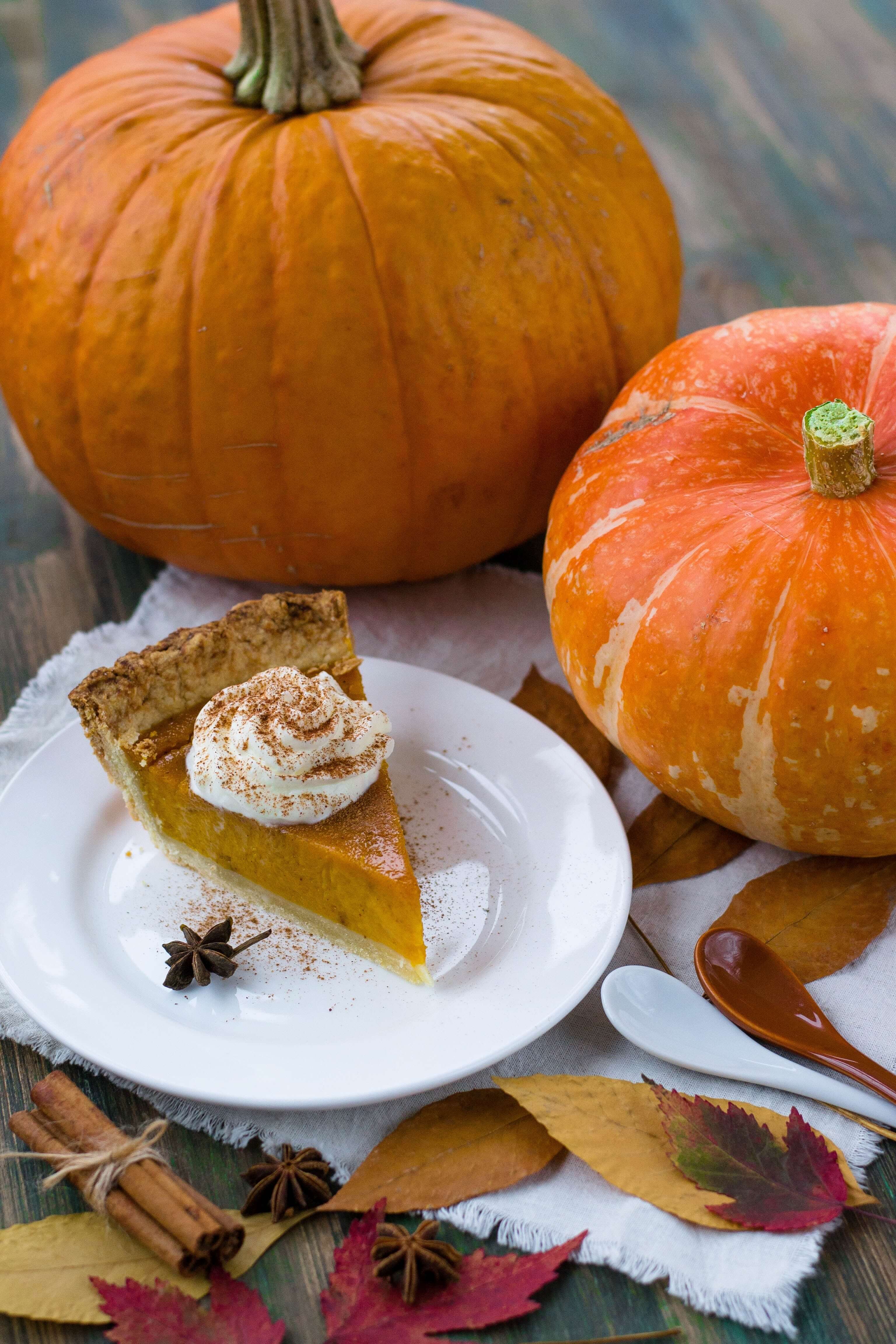 Autumn bulk spices with pumpkin pie.